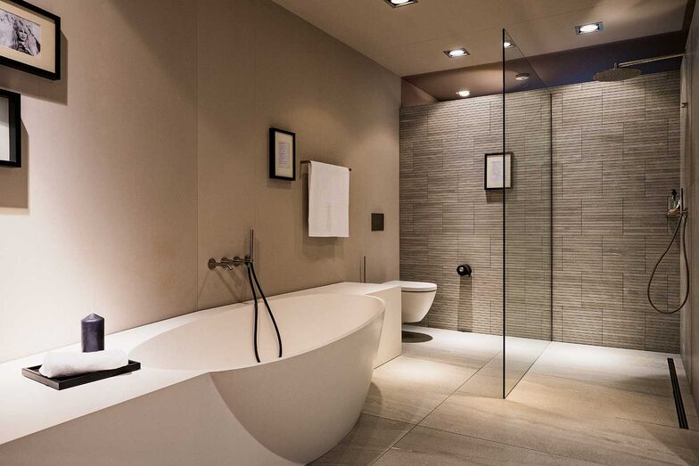 Domovari ist ein deutscher Hersteller von hochwertigen Badmöbeln, Waschtischen, Badewannen und individuellen Lösungen, die Funktionalität mit klarer Formensprache verbinden. Eine präzise Verarbeitung und langlebige Materialien schaffen zeitlose, eindrucksvolle Badezimmerwelten. Marmobisa AG, www.marmobisa.ch