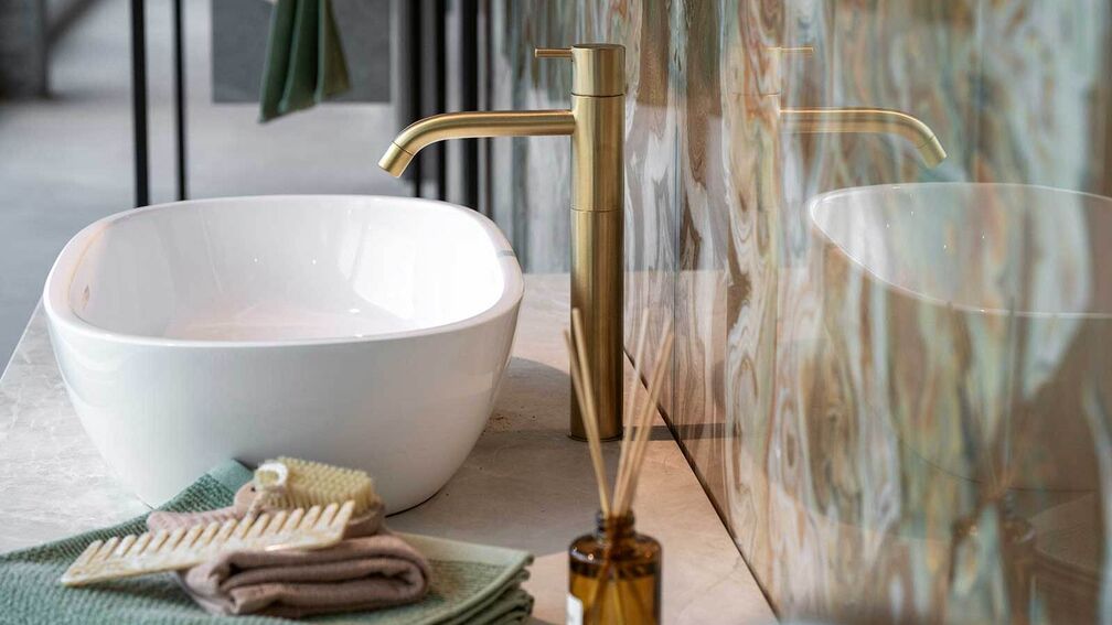 Bad: Rituale im ersten Licht