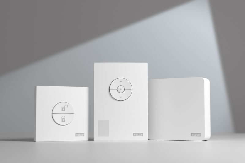Das Paket besteht aus drei Komponenten: Sensor zum Messen von Temperatur, Luftfeuchtigkeit und CO²-Gehalt, Active Box als Gateway zum WLAN und Abwesenheitsschalter für mehr Sicherheit.