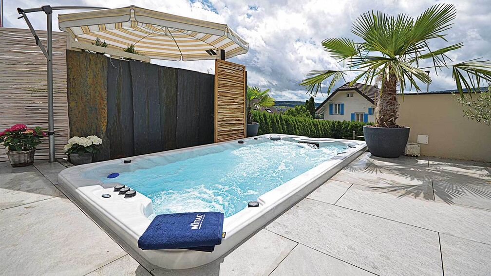 Wellnessoase mit Whirlpool
