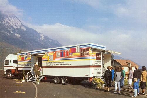 Roadshow mit dem Schrank-Mobil 1982.