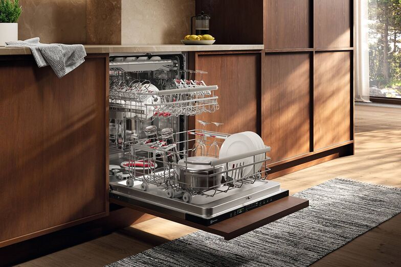 Die neue Generation von Electrolux-Geschirrspülern definiert den Standard für modernes Spülen. Flüsterleiser Betrieb, hohe Energieeffizienz und sparsamer Wasserverbrauch garantieren ein neues Niveau an Nachhaltigkeit und Komfort. www.electrolux.ch
